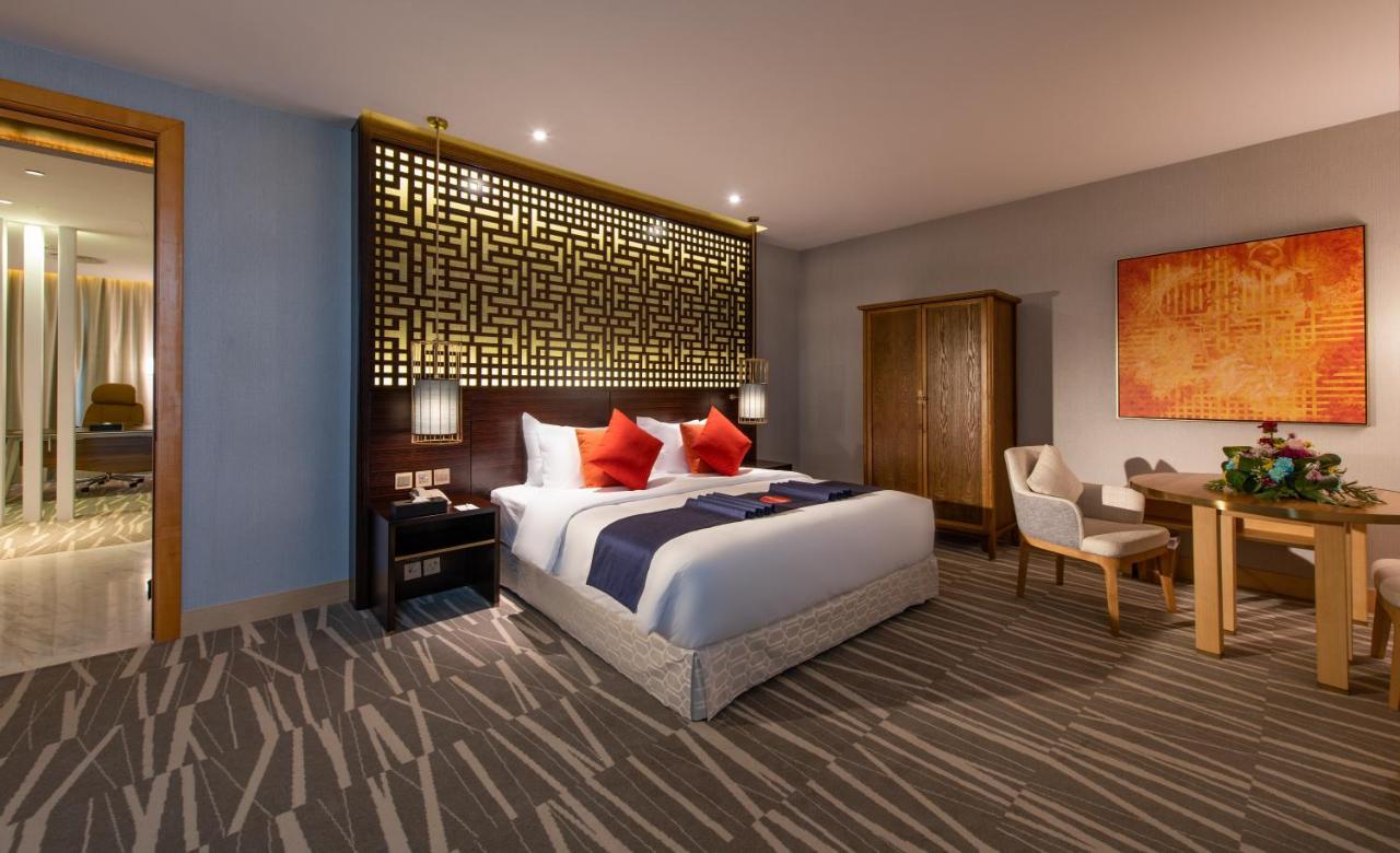 Ramada Hotel & Suites By Wyndham Al Qassim Al Bukayriah Exterior foto Deluxe Suite